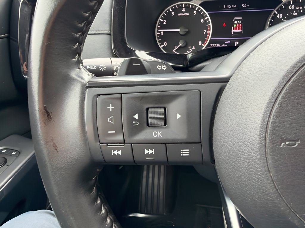 2024 Nissan Pathfinder SV