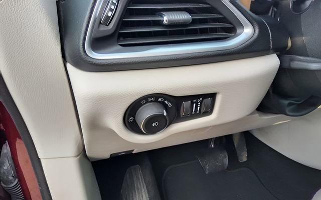 2017 Chrysler Pacifica Touring-L Plus