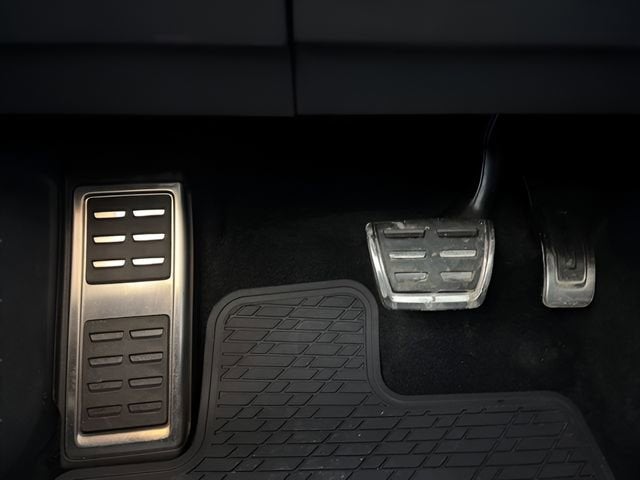 2023 Volkswagen Tiguan SEL R-Line