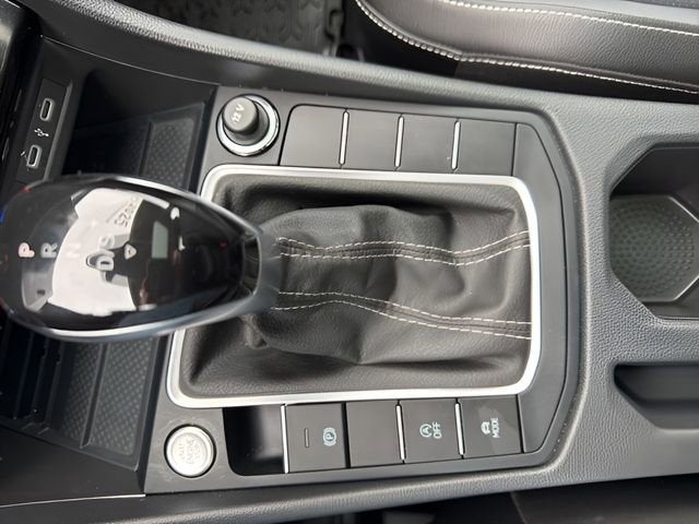 2025 Volkswagen Jetta SEL