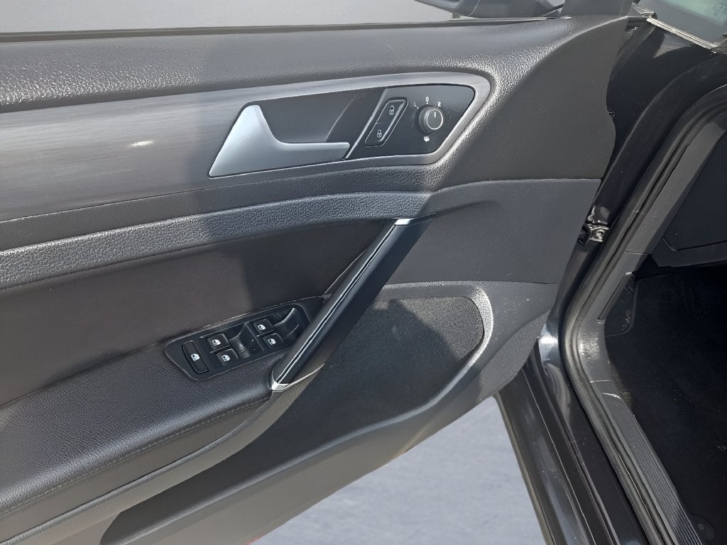 2018 Volkswagen e-Golf SEL