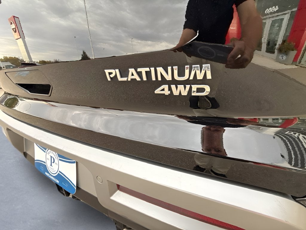2025 Nissan Pathfinder Platinum